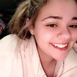 Meet your Posher, Izzie